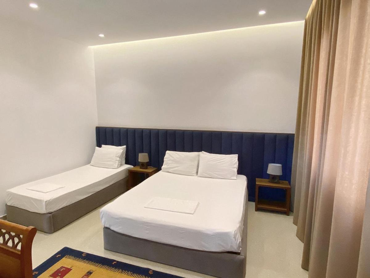 Guesthouse Niko Berat Luaran gambar