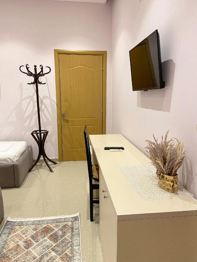 Guesthouse Niko Berat Luaran gambar
