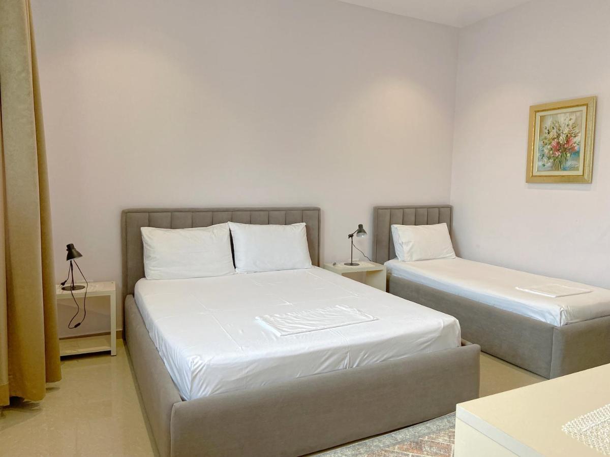 Guesthouse Niko Berat Luaran gambar