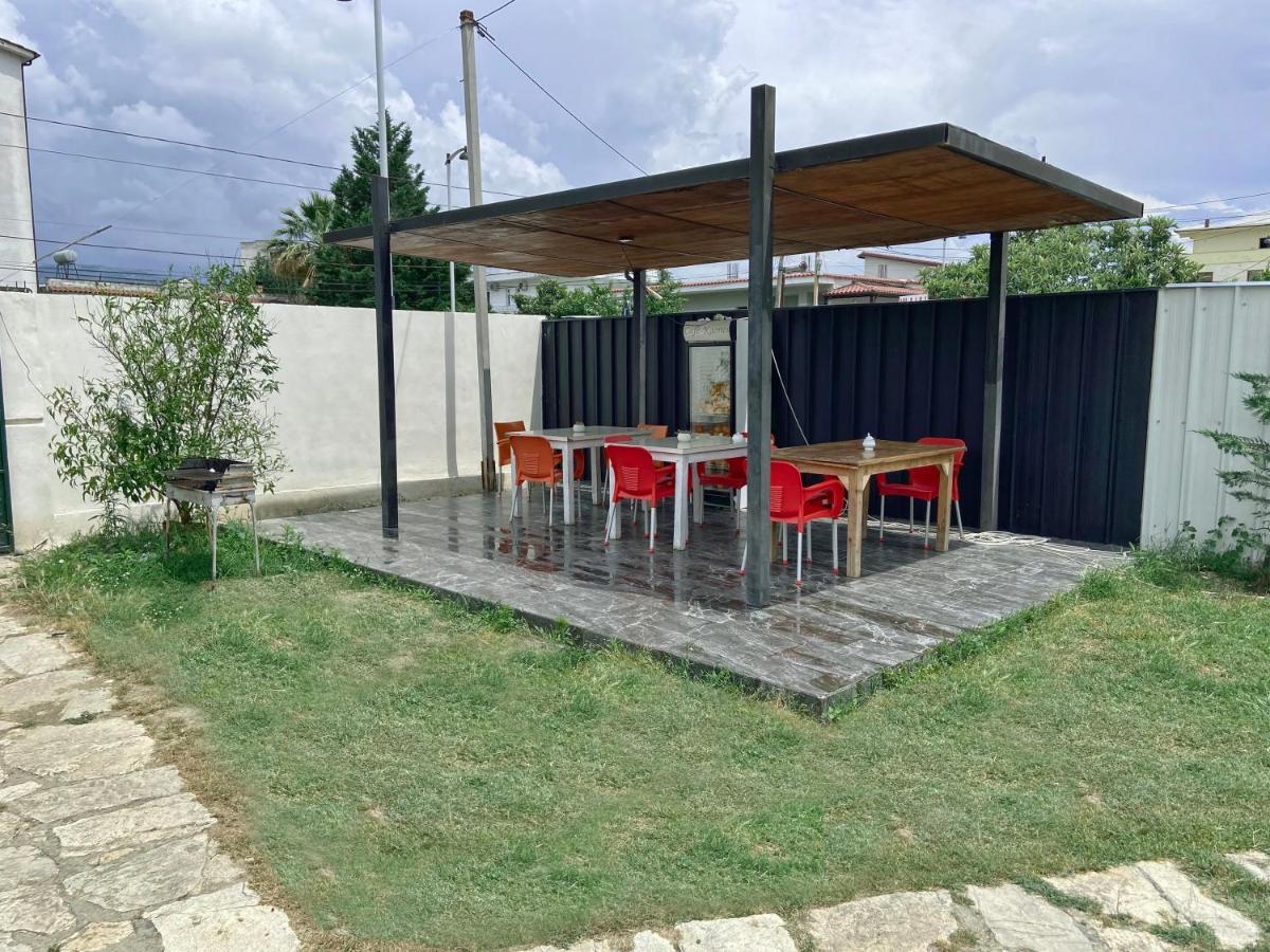 Guesthouse Niko Berat Luaran gambar