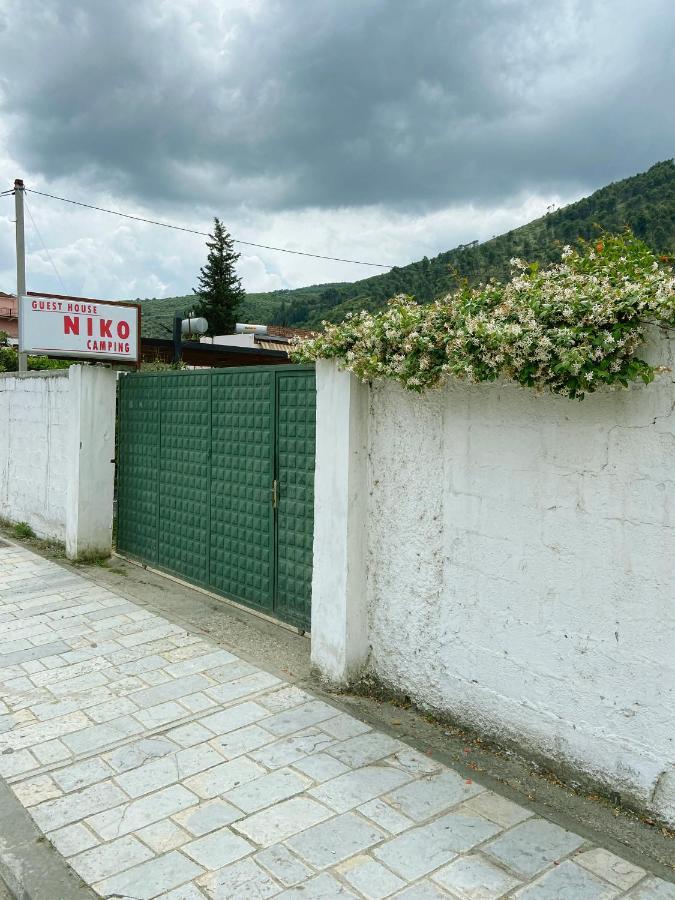 Guesthouse Niko Berat Luaran gambar