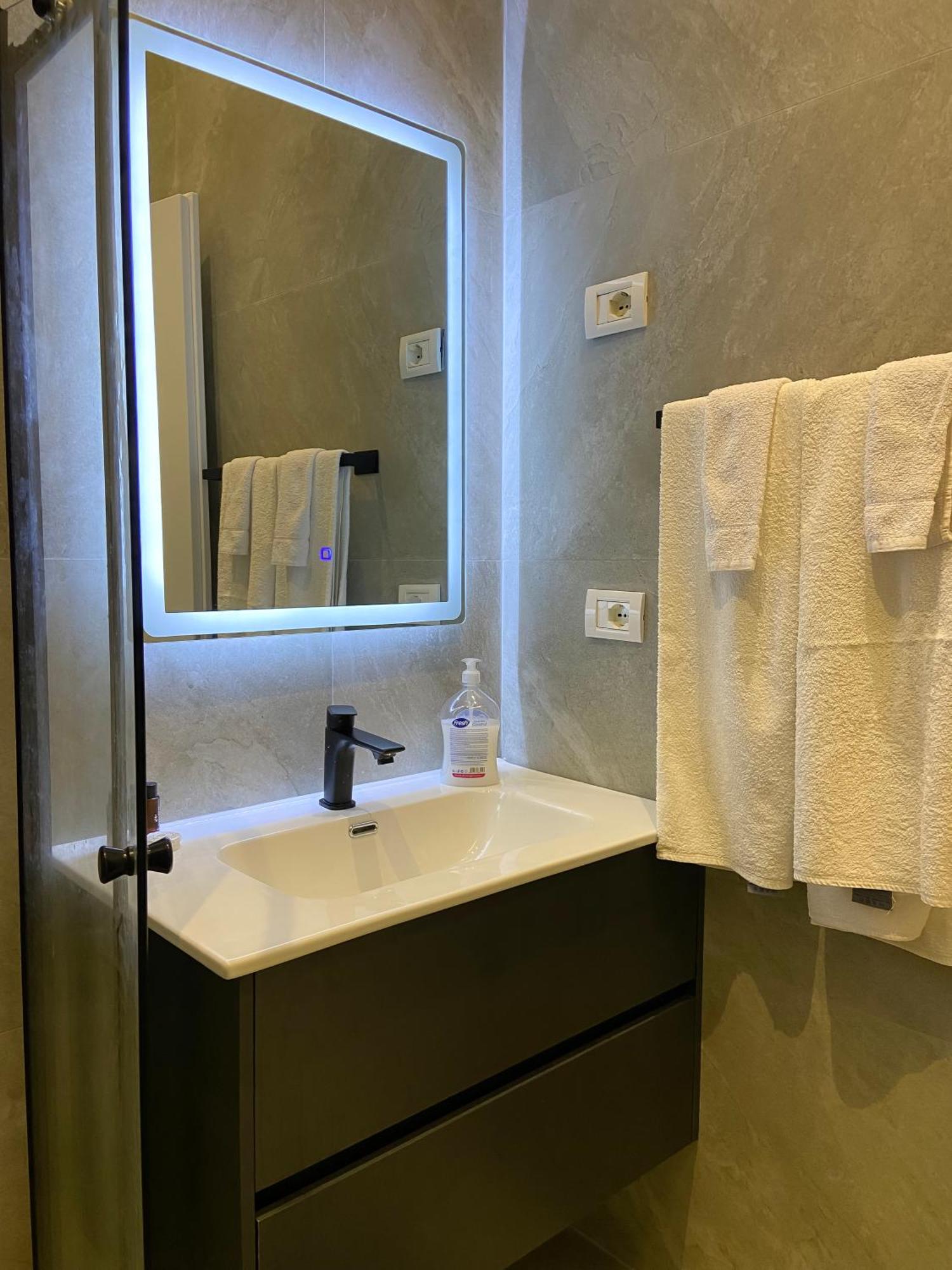 Guesthouse Niko Berat Luaran gambar